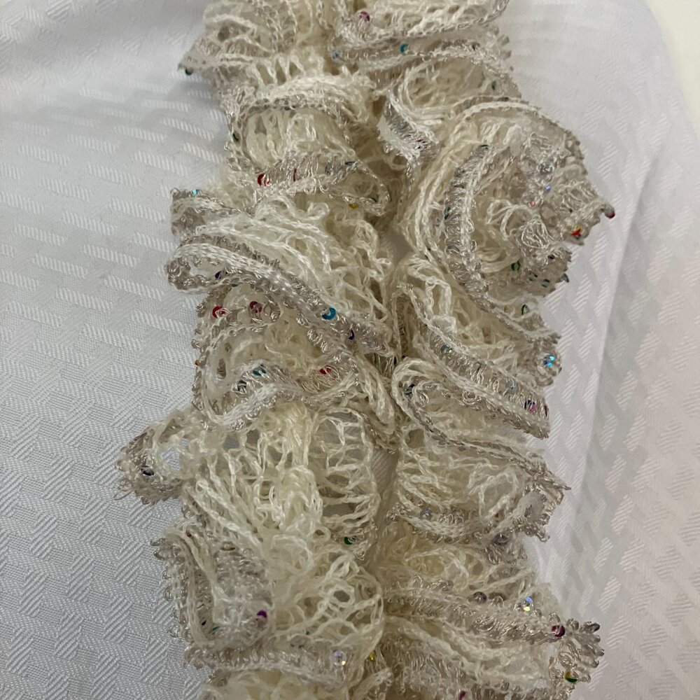 ❤️Sashay Sparkle Frilly Scarf Cream❤️ - Picture 3 of 6